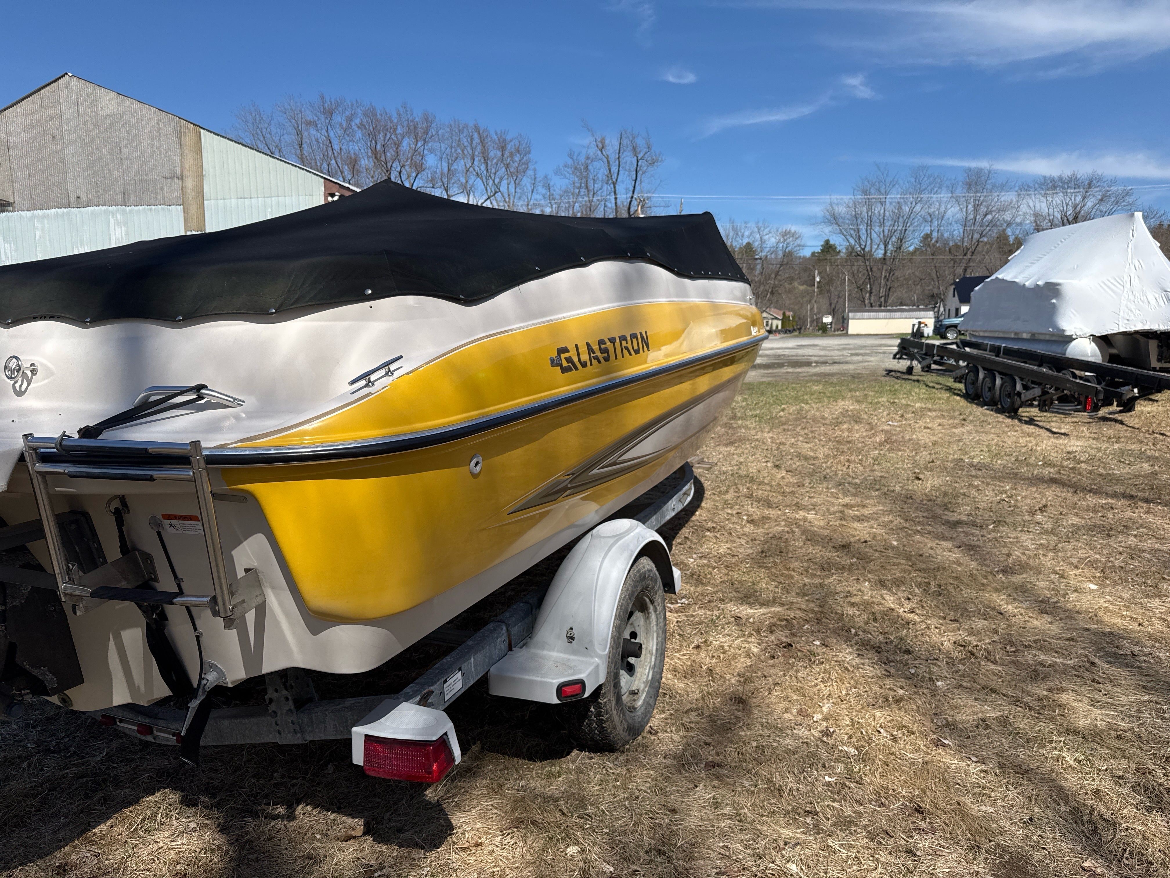 2004 Glastron GX 205 - Image 2