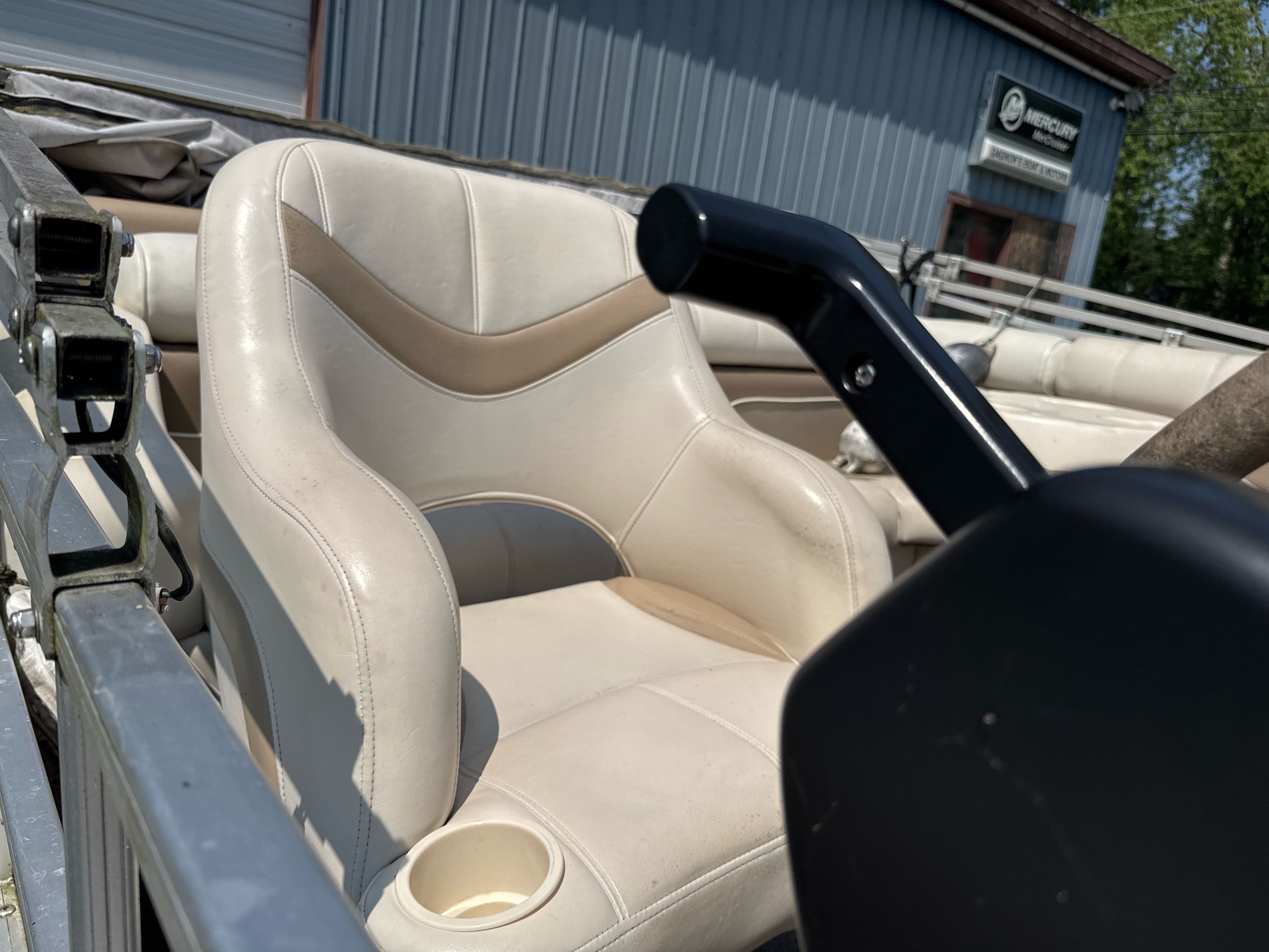 2005 Sweetwater 1980 3 gate - Image 8