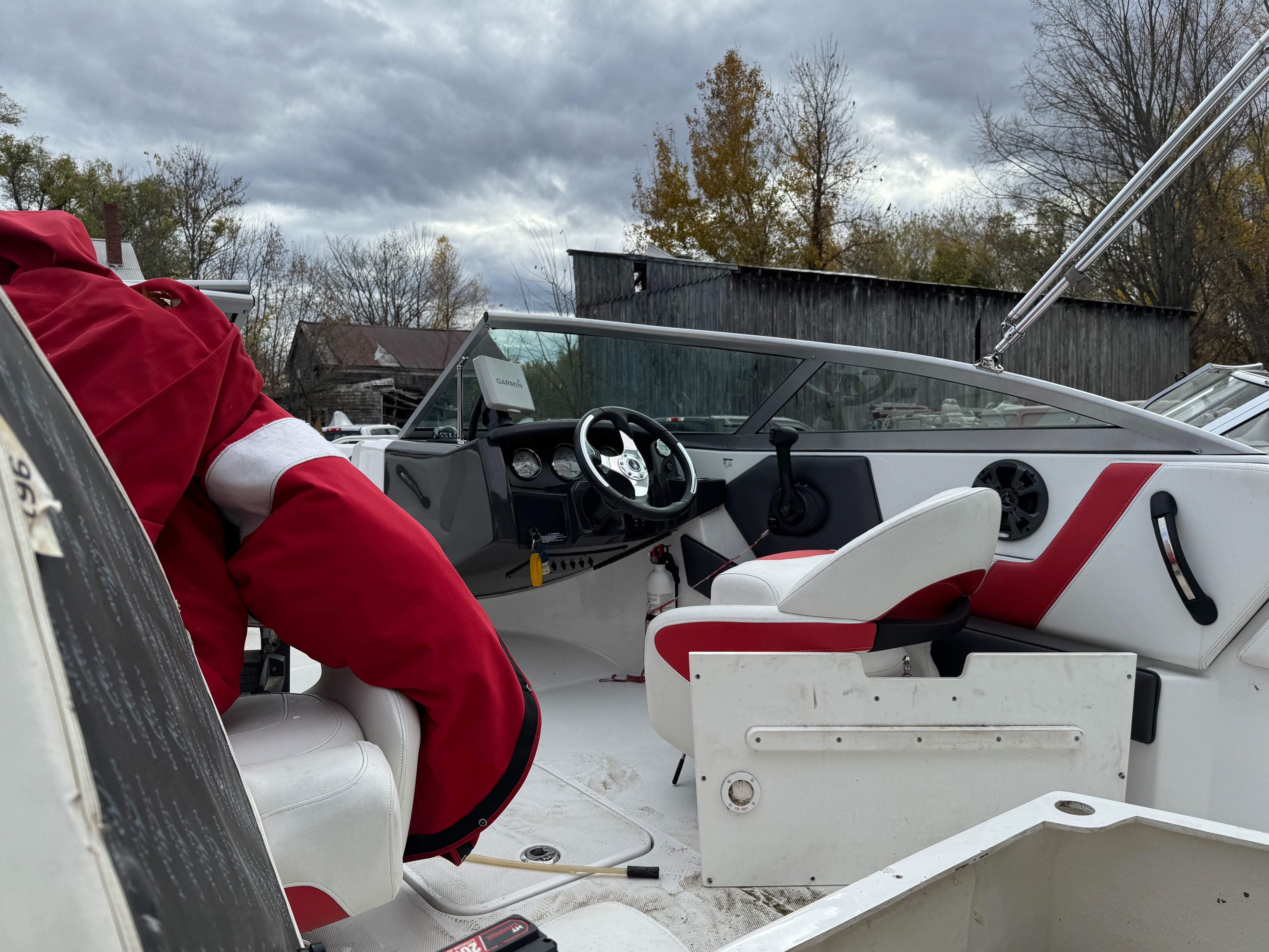 2015 Monterey Montura 196 MS - Image 6